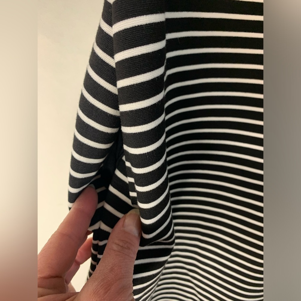 Karen Millen Black and White Stripe Knit 3/4 Sleeves Back Zip Dress NWT SZ 10! - Picture 8 of 9
